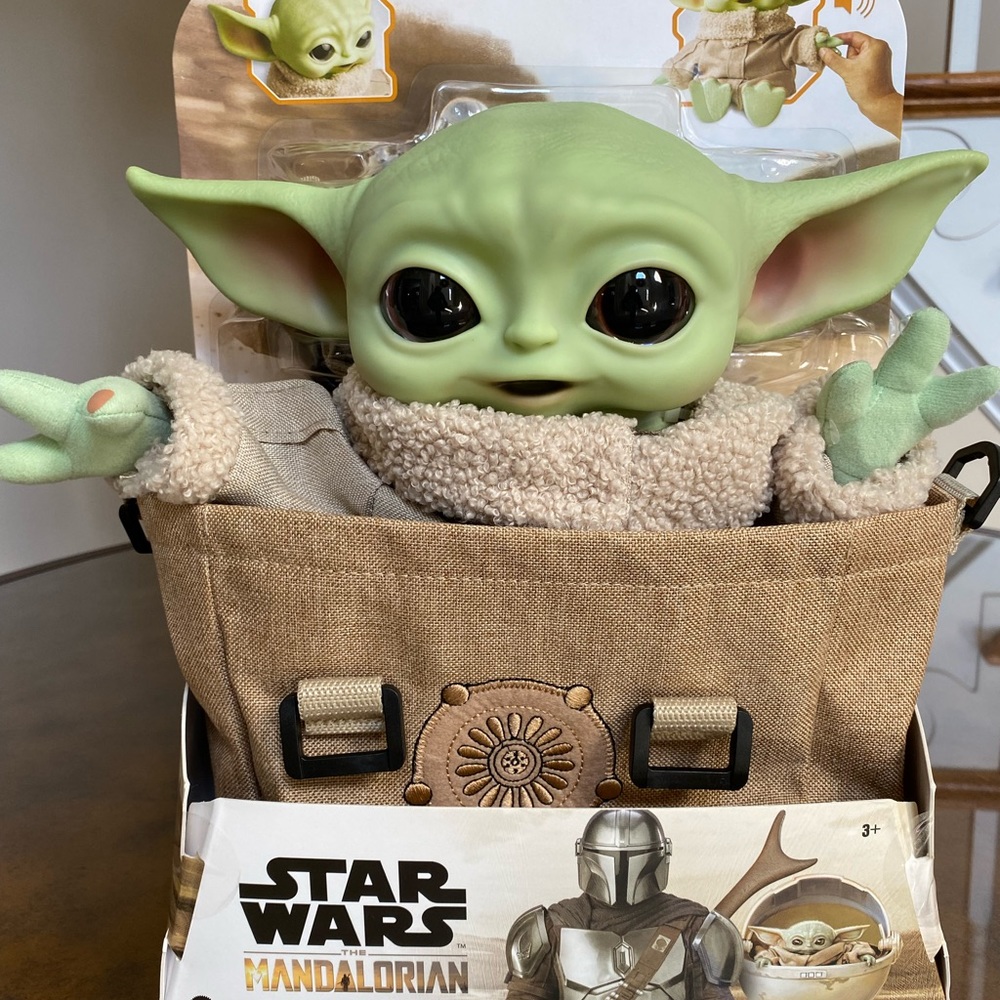 NWT Star Wars Mandalorian Baby Yoda Talking Plush Toy - Picture 2 of 8